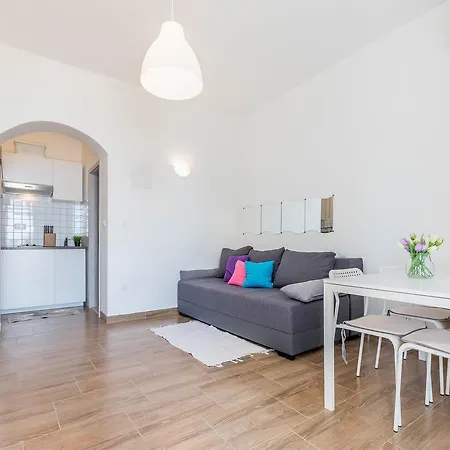 Marina Apartment Mimice