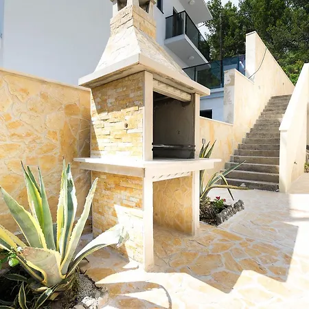 Marina Apartment *